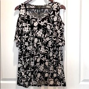 Beautiful Karen Kane Cold Shoulder Size OX Blouse